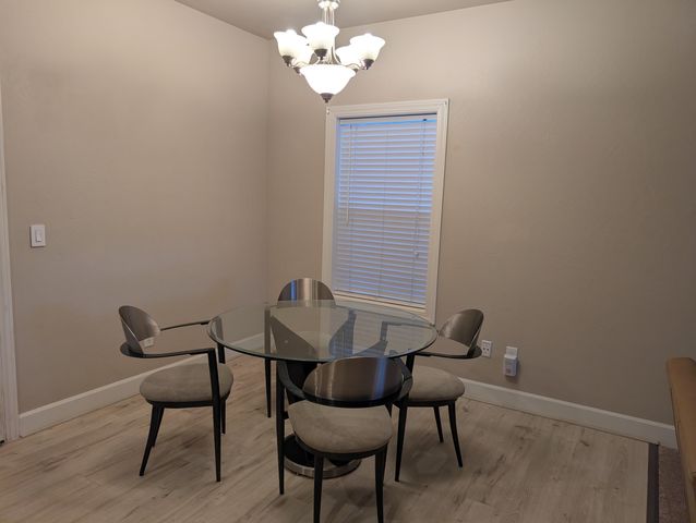 606 Blue Moon Drive, Central Point, OR 97502