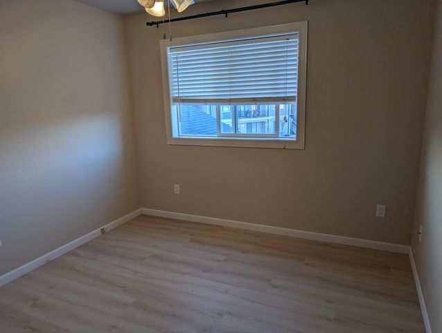 606 Blue Moon Drive, Central Point, OR 97502