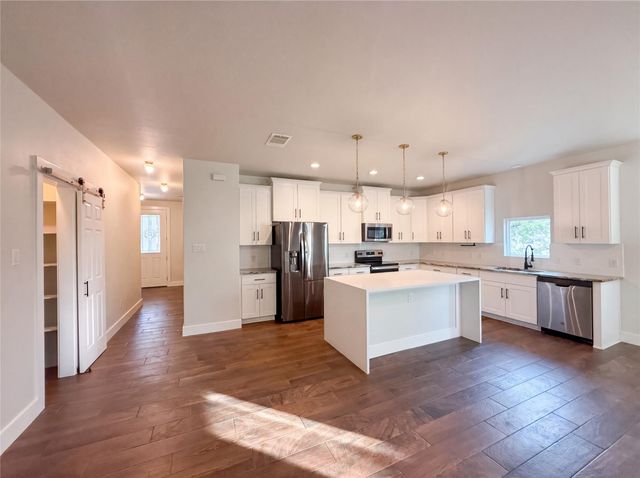 50 Whispering Valley DR, Wimberley, TX 78676