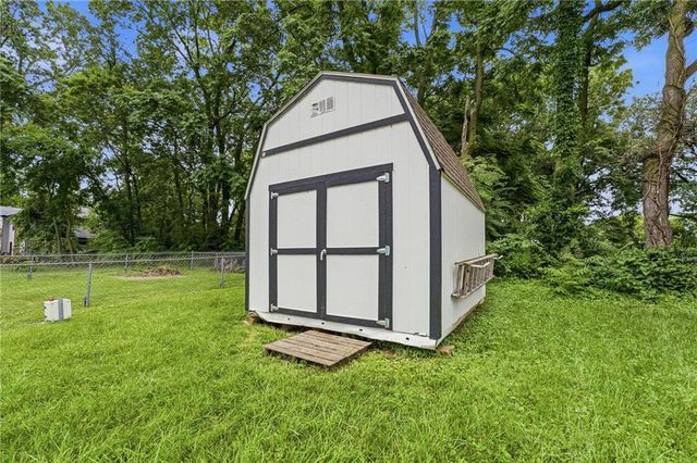 152 Beach Drive, Lake Tapawingo, MO 64015
