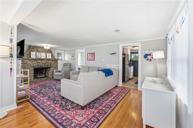 152 Beach Drive, Lake Tapawingo, MO 64015