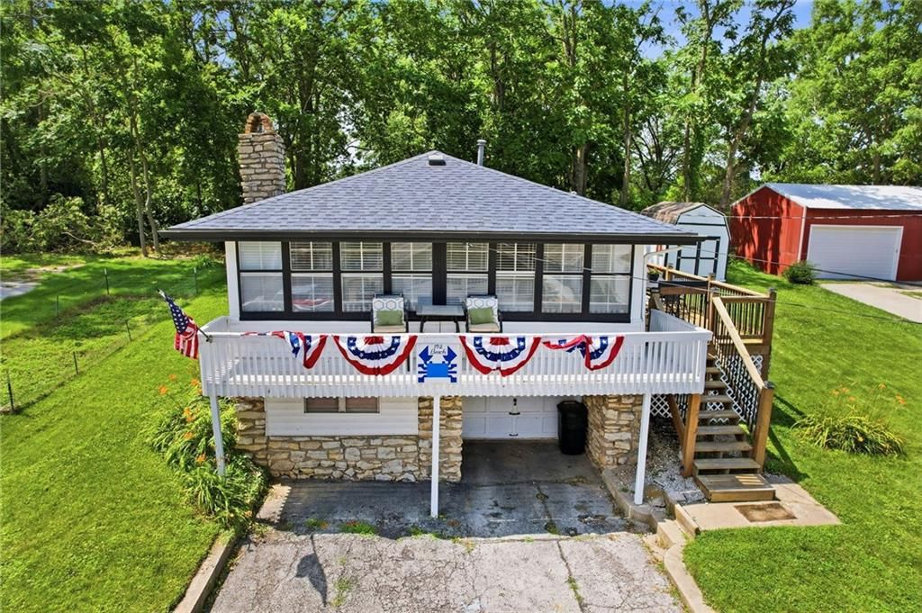 152 Beach Drive, Lake Tapawingo, MO 64015