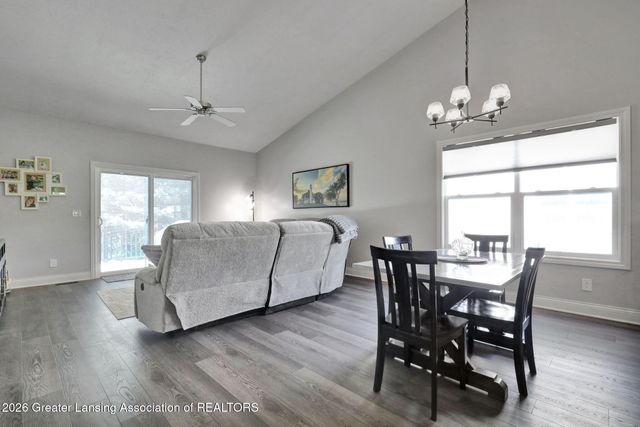 1730 N Crystal Cove, Haslett, MI 48840