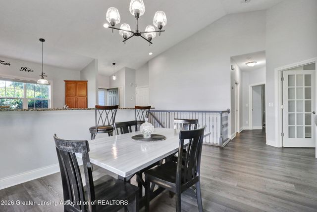 1730 N Crystal Cove, Haslett, MI 48840