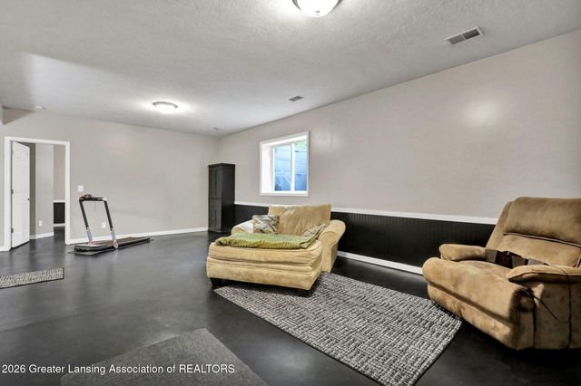 1730 N Crystal Cove, Haslett, MI 48840