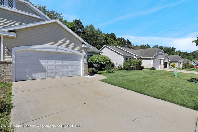 1730 N Crystal Cove, Haslett, MI 48840