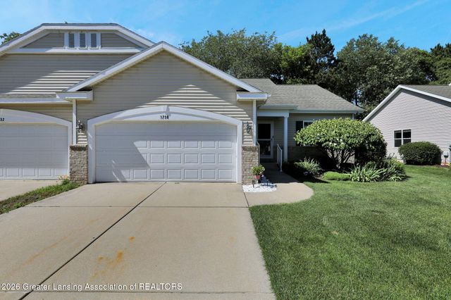 1730 N Crystal Cove, Haslett, MI 48840