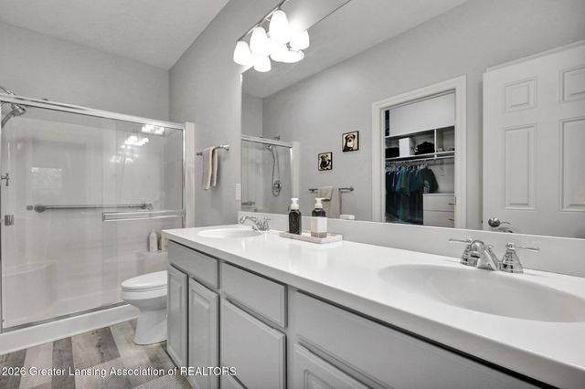 1730 N Crystal Cove, Haslett, MI 48840