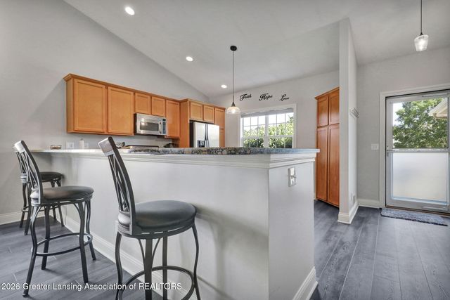 1730 N Crystal Cove, Haslett, MI 48840