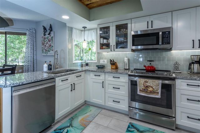 20 BROADMORE CIRCLE, Palm Coast, FL 32137