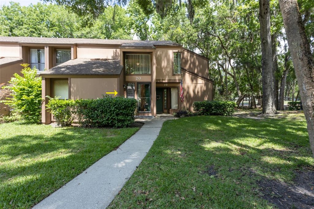 20 BROADMORE CIRCLE, Palm Coast, FL 32137