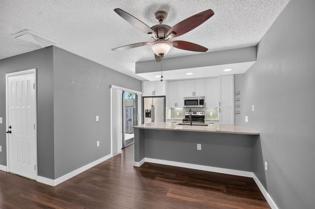 2409 24TH Way, West Palm Beach, FL 33407