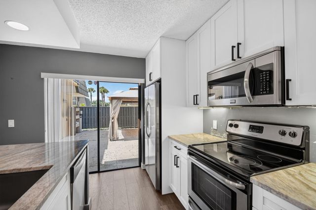 2409 24TH Way, West Palm Beach, FL 33407