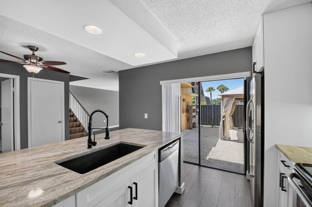2409 24TH Way, West Palm Beach, FL 33407