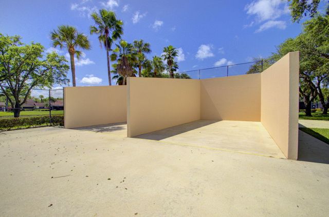 2409 24TH Way, West Palm Beach, FL 33407
