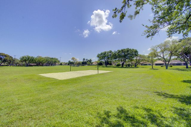 2409 24TH Way, West Palm Beach, FL 33407