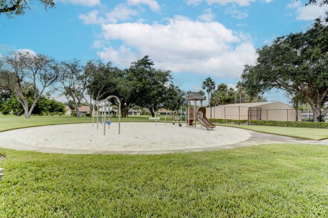 2409 24TH Way, West Palm Beach, FL 33407