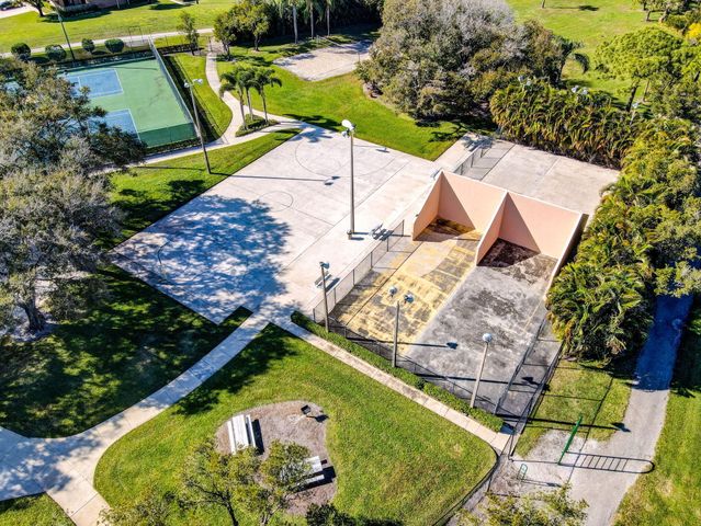 2409 24TH Way, West Palm Beach, FL 33407