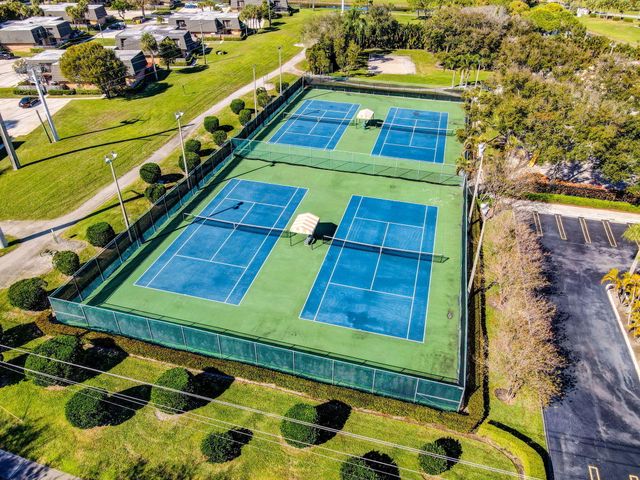 2409 24TH Way, West Palm Beach, FL 33407
