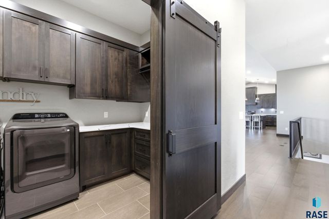 5443 W Colonial Ct Court, Sioux Falls, SD 57107