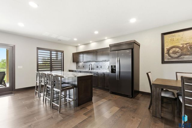 5443 W Colonial Ct Court, Sioux Falls, SD 57107