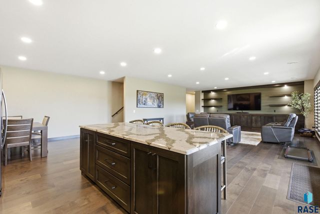 5443 W Colonial Ct Court, Sioux Falls, SD 57107