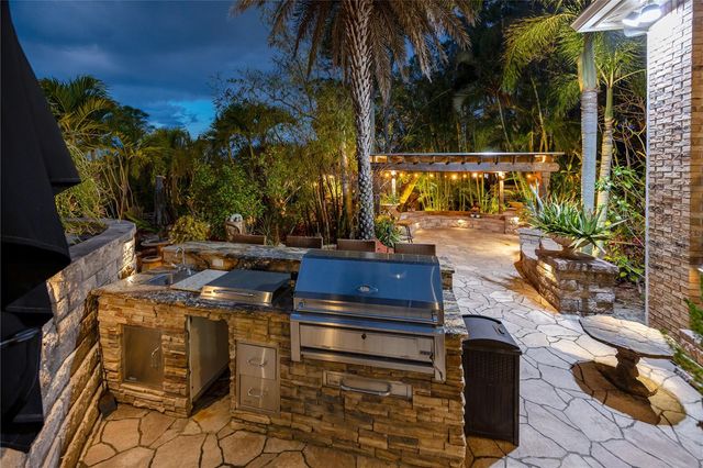 2780 LONG PUTT COURT, Palm Harbor, FL 34683