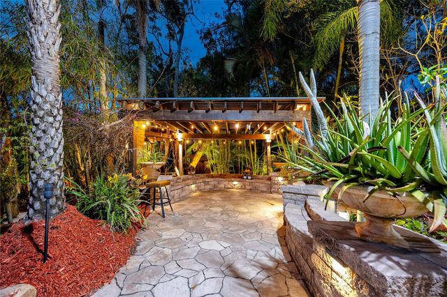 2780 LONG PUTT COURT, Palm Harbor, FL 34683