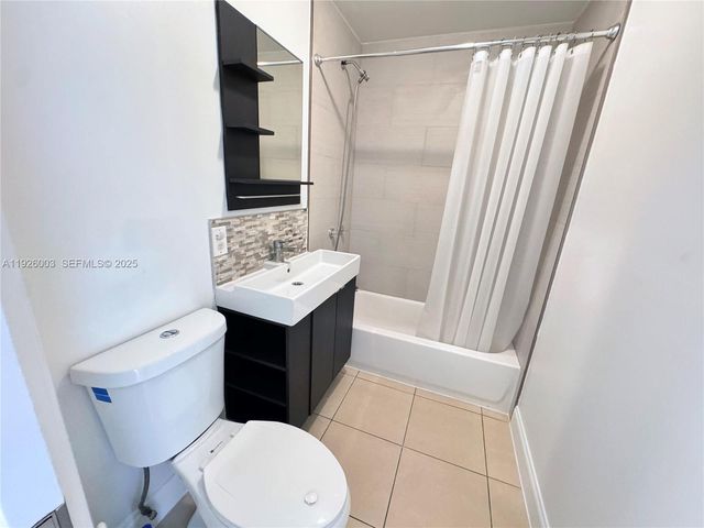 1400 N 70th Way 1, Hollywood, FL 33024