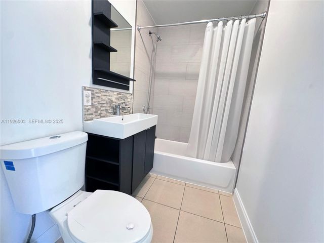 1400 N 70th Way 1, Hollywood, FL 33024
