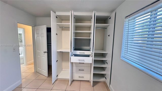 1400 N 70th Way 1, Hollywood, FL 33024