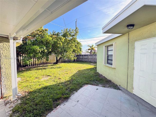1400 N 70th Way 1, Hollywood, FL 33024