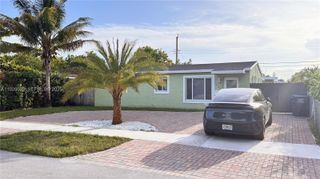 1400 N 70th Way 1, Hollywood, FL 33024