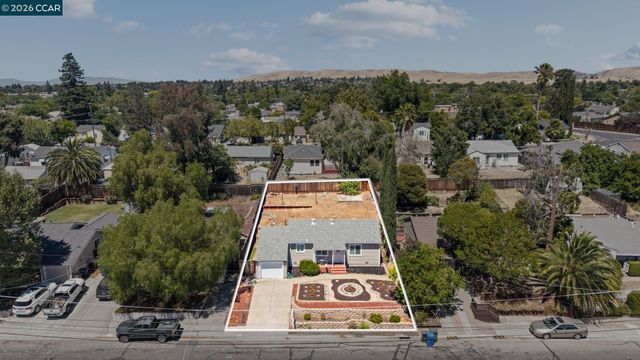 2437 Hemlock Avenue, Concord, CA 94520