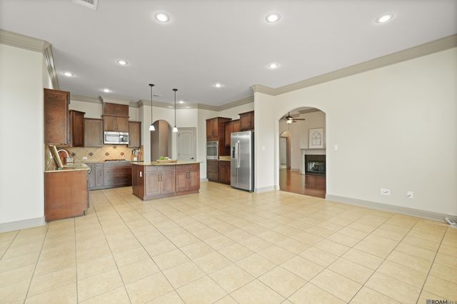 8725 Sandpiper Street, Denham Springs, LA 70706