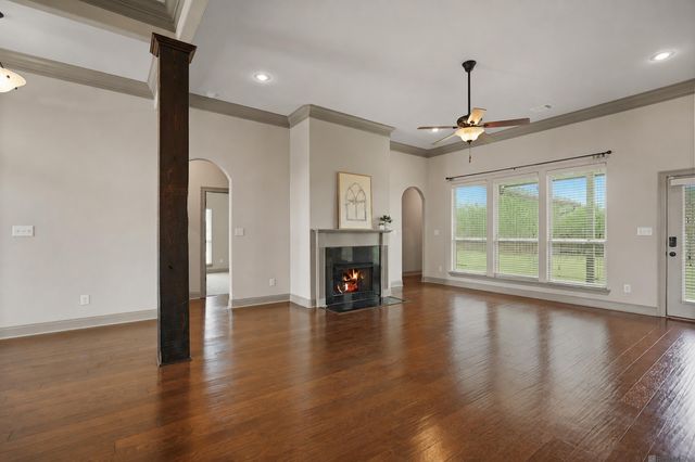 8725 Sandpiper Street, Denham Springs, LA 70706