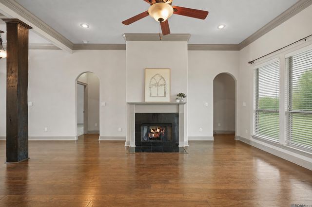 8725 Sandpiper Street, Denham Springs, LA 70706