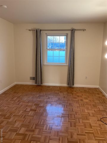 430 Somerset Drive F, Pearl River, NY 10965