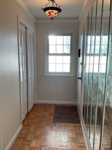 430 Somerset Drive F, Pearl River, NY 10965