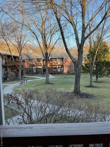 430 Somerset Drive F, Pearl River, NY 10965