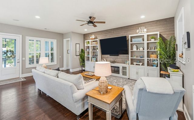 15 Carter Oaks Dr, Beaufort, SC 29907