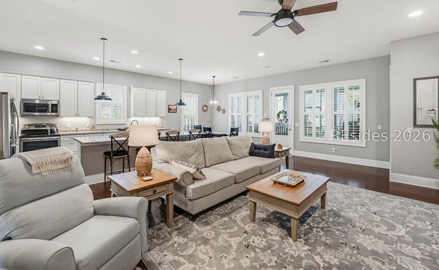 15 Carter Oaks Dr, Beaufort, SC 29907