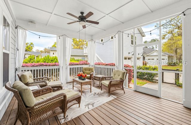 15 Carter Oaks Dr, Beaufort, SC 29907