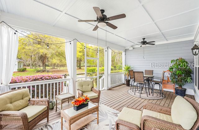 15 Carter Oaks Dr, Beaufort, SC 29907