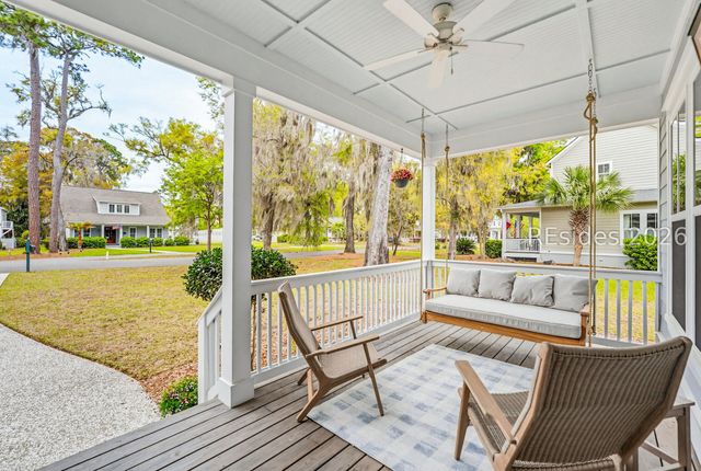 15 Carter Oaks Dr, Beaufort, SC 29907