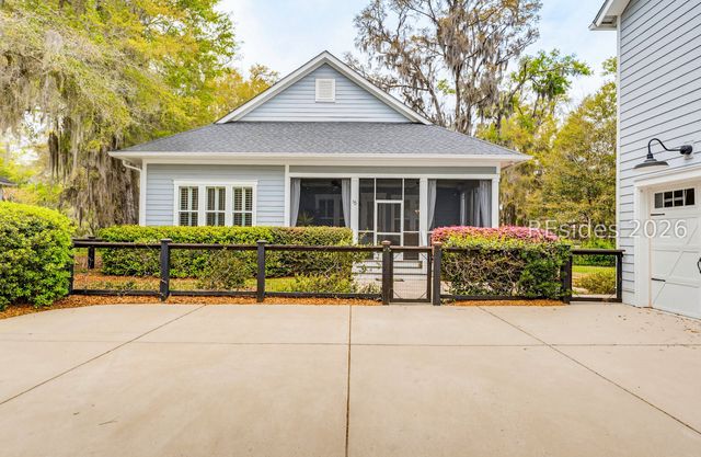 15 Carter Oaks Dr, Beaufort, SC 29907