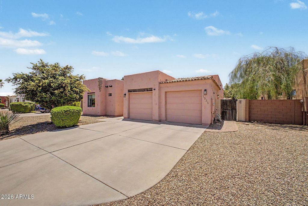 1535 E KINGS Court, Gilbert, AZ 85234 — photo 2