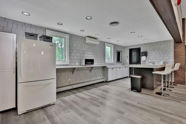 2800 Hamline Avenue N 241, Roseville, MN 55113