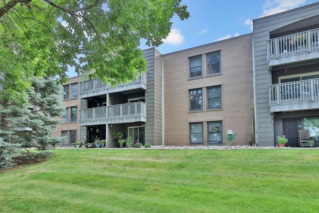 2800 Hamline Avenue N 241, Roseville, MN 55113