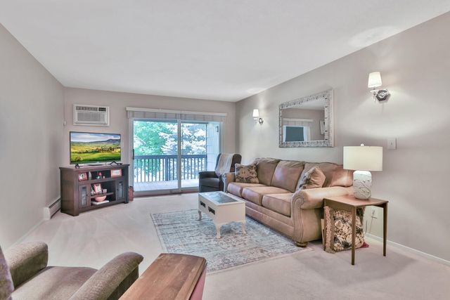2800 Hamline Avenue N 241, Roseville, MN 55113
